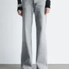 Jeans mit Nieten und Wide-Leg-Jeans