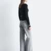 Jeans mit Nieten und Wide-Leg-Jeans