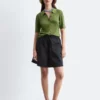 Kniekurze Shorts mit Kordelzug