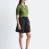 Kniekurze Shorts mit Kordelzug