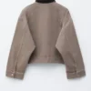 Kurze Jeansjacke mit Cordkragen