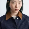 Kurze Jeansjacke mit Cordkragen