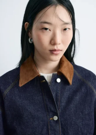 Kurze Jeansjacke mit Cordkragen