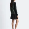 Leder-Top mit gedrehter Schulter