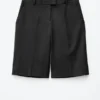 Maßgeschneiderte knielange Shorts