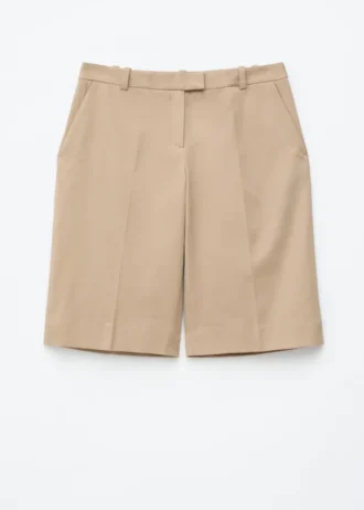 Maßgeschneiderte knielange Shorts