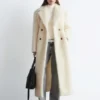 Maxi-Mantel aus Lammfell