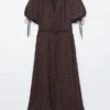 Midikleid mit Bindegürtel