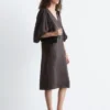 Midikleid mit Puffärmeln und V-Ausschnitt
