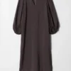 Midikleid mit Puffärmeln und V-Ausschnitt