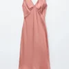 Midikleid mit V-Ausschnitt