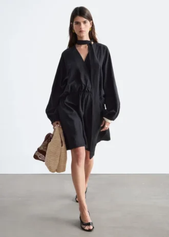 Minikleid mit Schaldetail