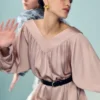 Minikleid mit V-Ausschnitt und Kordelzug