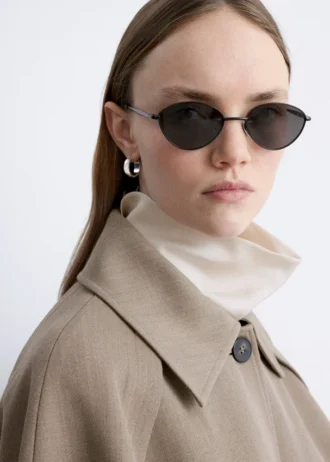 Ovale Sonnenbrille mit Drahtgestell
