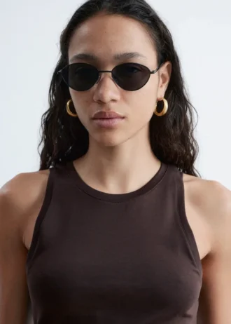 Ovale Sonnenbrille mit Drahtgestell