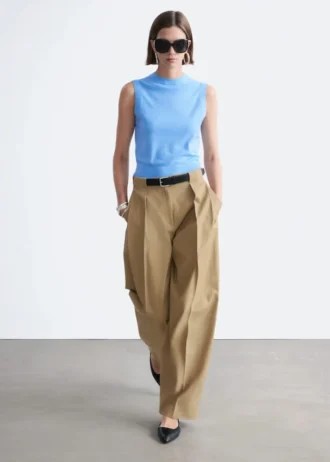 Plissierte Hose mit weitem Bein