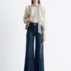 Press-Crease-Jeans mit ausgestelltem Bein