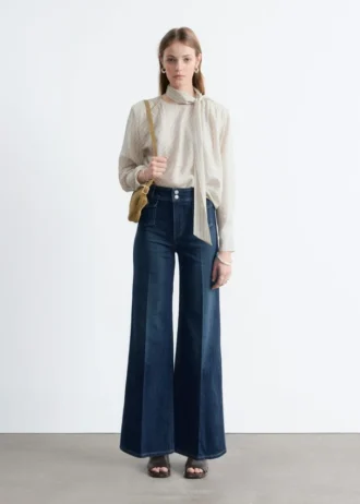 Press-Crease-Jeans mit ausgestelltem Bein