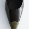 Pumps aus Leder mit Farbblöcken