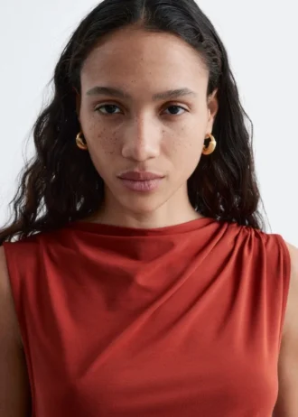 Ärmelloses, drapiertes Midikleid