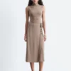 Ärmelloses Midikleid mit Rollkragen