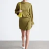 Satin-Minikleid mit Bindeband