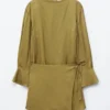 Satin-Minikleid mit Bindeband