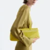 Schlanke Schultertasche