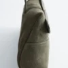 Schlanke Schultertasche