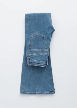 Schmale Bootcut-Jeans mit niedriger Leibhöhe