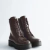 Schnürstiefel aus Leder