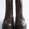 Schnürstiefel aus Leder