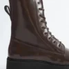 Schnürstiefel aus Leder