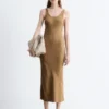 Schräg geschnittenes Midikleid
