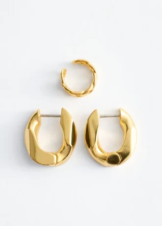Set mit klobigen Ohrringen