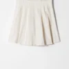 Shorts mit unversäuberten Kanten und Falten