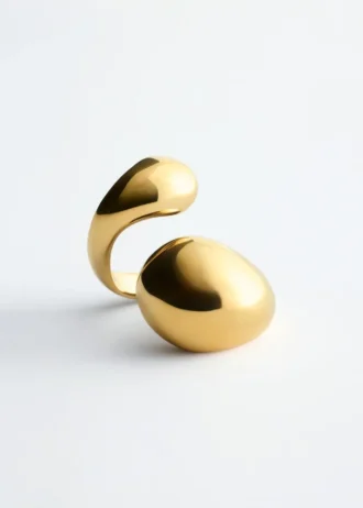 Skulpturaler Ring mit zwei Windungen