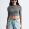 Slim-Fit-T-Shirt in verkürzter Länge