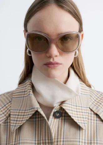 Sonnenbrille mit übergroßem ovalem Rahmen