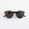 Sonnenbrille mit klassisch rundem Rahmen
