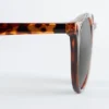 Sonnenbrille mit klassisch rundem Rahmen