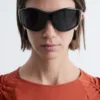 Sonnenbrille mit markantem ovalem Rahmen