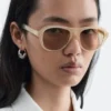 Sonnenbrille mit weichen Kanten und quadratischem Rahmen