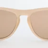 Sonnenbrille mit weichen Kanten und quadratischem Rahmen