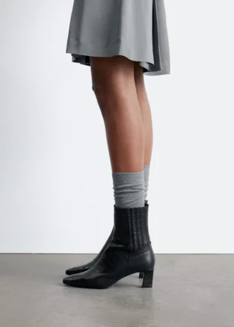Stiefeletten mit spitzer Zehenpartie