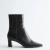 Stiefeletten mit spitzer Zehenpartie