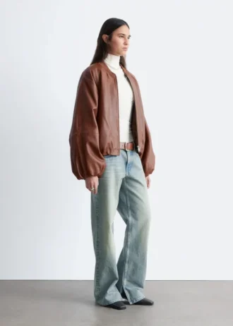 Straight-Leg-Jeans