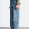 Straight-Leg-Jeans