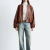 Straight-Leg-Jeans