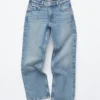 Straight-Leg-Jeans